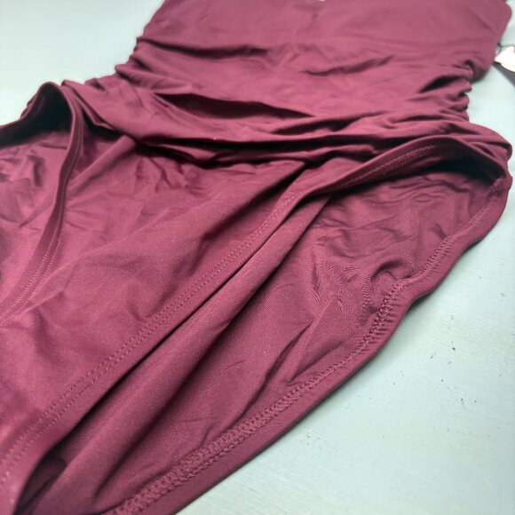 La Blanca Women's Small Bathing Swim Suit Dark Cherry 1 piece NWT - Picture 2 of 5